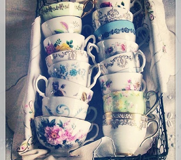 Take a little time out for yourself, brew some beautiful tea, relax and enjoy. A little tea each day can do wonders for your health, choose one that feels right for you. @lovechailovetea