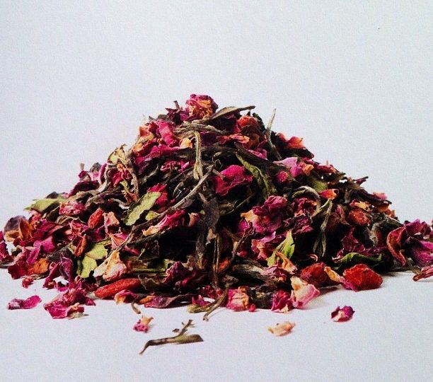White Rose Goji is jam packed with Antioxidants and has minimal caffeine. A little fruity and oh so good for you!