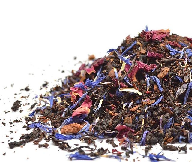 FRENCH BREAKFAST |  Rose petals, earthy cinnamon and sweet vanilla combined with black tea in our delicious and unique breakfast tea – a sweet start to the weekend . . . . .