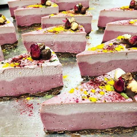 These delicious vegan tarts are from one of our favourite stockists @goodiesandgrains who not only offer a wide range of Love Tea products, but also serve up an amazing range of nutritious foods. If you’re in Adelaide, we highly recommend paying them a visit