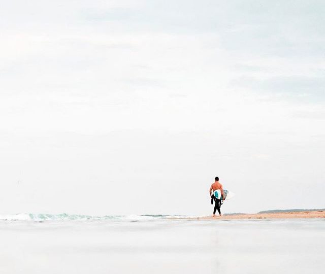 With winter on the way, it’s important to be mindful that our bodies need to move, and stretch. Make some time to give back to your body this weekend.  @_ante_