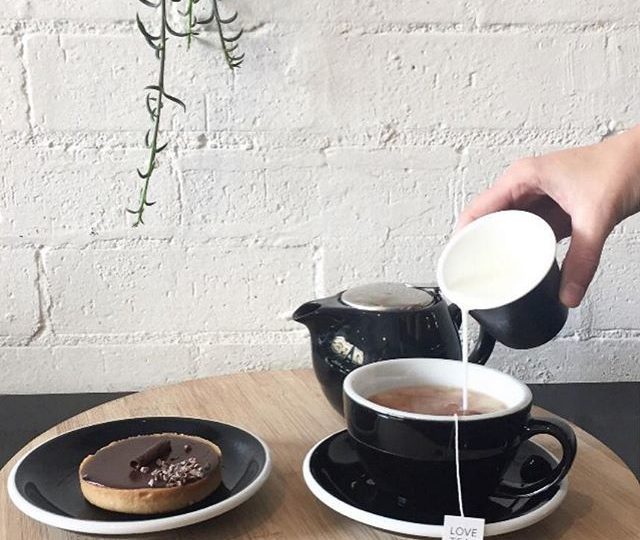 The perfect weekend treat can be found at @bamvino_pizza_wine_deli, who also happen to stock a large range of Love Tea retail boxes ?