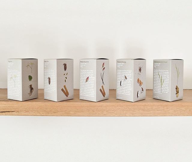 LOOSE LEAF TEA  •  Better for the environment as it reduces excess packaging •  Reduces energy consumption, as we hand pack our loose leaf blends •  A more authentic tea experience, offering a great opportunity to slow down.