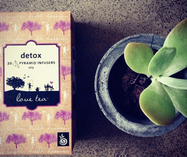 Repost from @sweetfern_ Based on dandelion, ginger, and many more cleansing herbs, this blend was designed to help cleanse the liver and detoxify your body…perfect around christmas as we come into summer. X