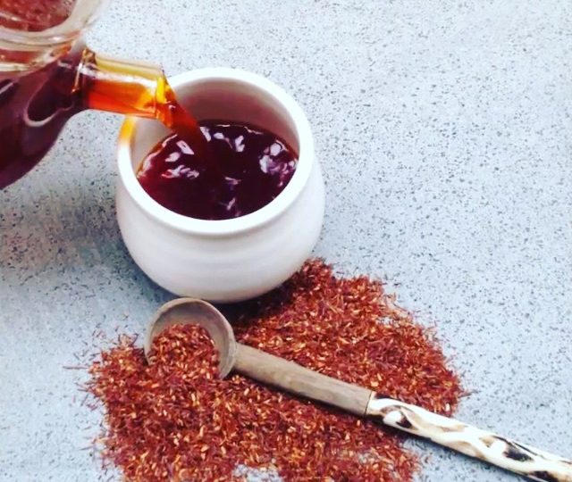 Time to pour a cup of Vanilla Red Tea, what are you pouring yourself this morning?