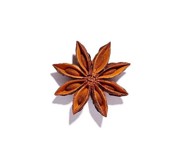Stunning star anise offers amazing health benefits for the digestive system and supports healthy digestive function. You can find this spice in our Original, Caffeine Free, Dandelion, Licorice and Honey chais. These blends are best able to help your body break down and absorb nutrients when taken 30 minutes either side of meals. It’s the perfect time of year to add a little more spice to your diet, to help increase circulation, and warm you up from within  . . . .