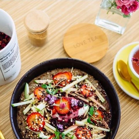 If you’re looking to try a freshly brewed Honey Chai latte, or a White Rose and Goji iced tea, we recommend heading to @63degrees, based at two locations in Geelong ? We hear they even have a little White Rose and Goji infused into their bircher muesli, and serve up a huge range of healthy, clean breakfast options, all with a smile.  @stefanidriscollphotography