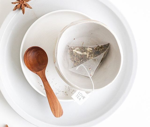 ? We use the entire tea leaf and herb in our tea bags, so you’re getting the flavour and health benefits of a loose leaf tea, in the convenience of a pyramid tea bag ?