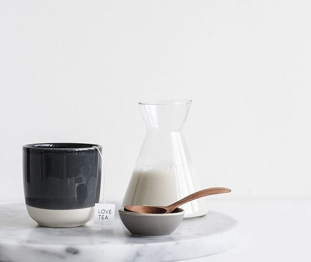 ? Do you have a tea related question? We’ve compiled our most frequently asked questions into one easy to read page. You can find answers to health-related questions, pregnancy and breastfeeding questions, as well as information about our sustainable and ethical choices. Head to the link in the bio, where you can find our new FAQ page under the Contact menu ?