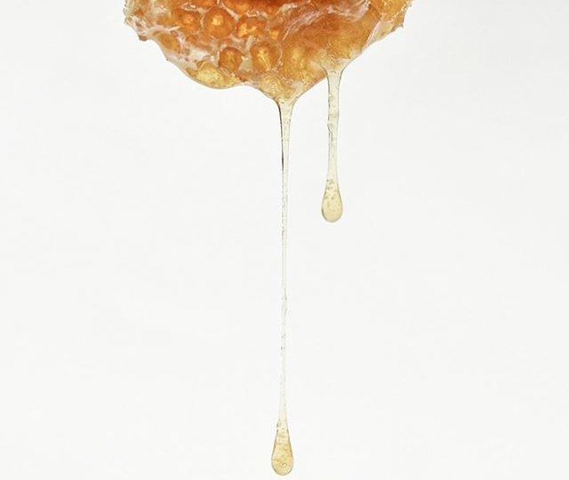 Honey offers an amazing range of health benefits and has traditionally been used for its powerful antimicrobial activity and antioxidant content. We have combined a natural and locally sourced honey with our chai tea to form our Honey Spiced Chai. This blend is based on a range of wholesome, aromatic spices, which have been carefully hand-blended with Australian honey, offering a naturally sweet and spicy chai blend. This chai makes a delicious chai latte and you can find it in our online store, link in bio.
